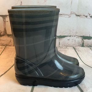 Burberry Wellies for Tots!